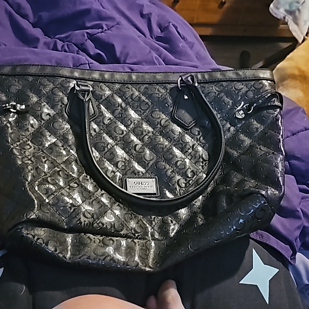 Like new black guess purse
